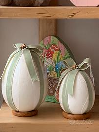 Uova di polistirolo decorate con stoffa