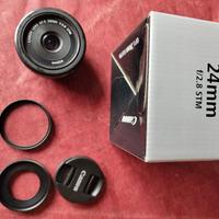 Canon EF-S 24mm 2.8mm con paraluce e filtro UV