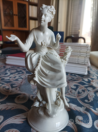 Statuina donna ceramica