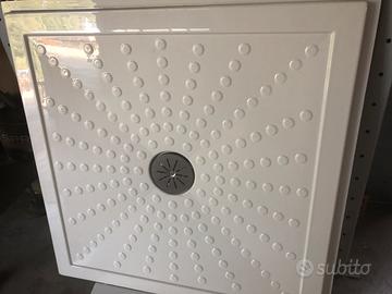 Piatto doccia per bagno disabili