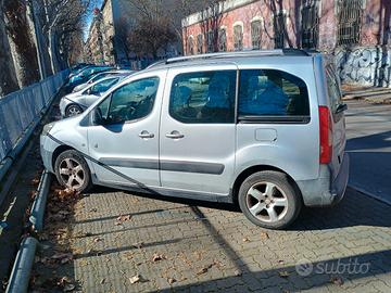 Peugeot partner tepee con gancio traino 