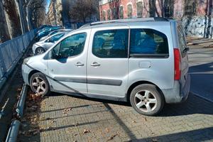 Peugeot partner tepee con gancio traino 