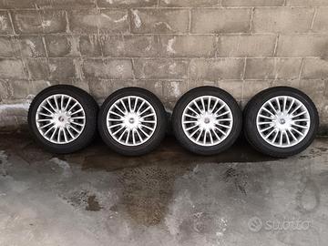 Cerchi in acciaio 16 pollici intero treno di gomme