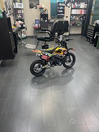 Mini cross lem motor 50 con grafiche gas gas