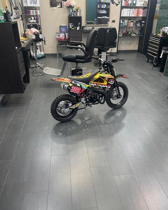 Mini cross lem motor 50 con grafiche gas gas