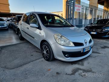 Renault Clio Storia 1.2 16v 5 porte Confort