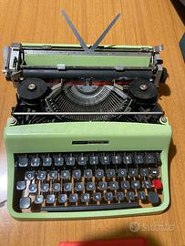 Macchina da scrivere Olivetti Lettera 32 - Dora
