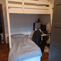 Letto a soppalco e scrivania