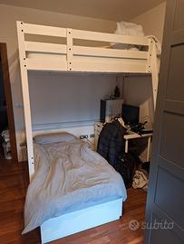 Letto a soppalco e scrivania