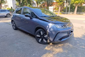 BYD DOLPHIN DESIGN 60.4 KWH 