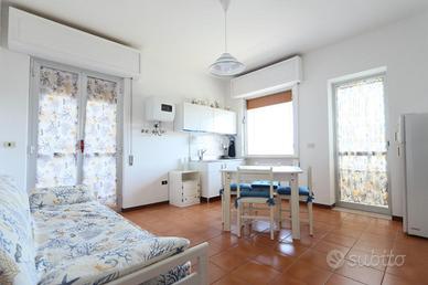 3 LOCALI A ALBA ADRIATICA