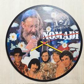 Vinile 33 giri a orologio omaggio ai Nomadi 