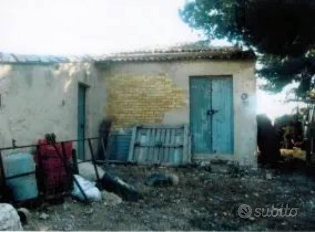 Immobile in asta di 356829 m² a Mazzarino - Vista 2