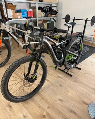 Bici specialized turbo levo