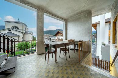 CASA SEMINDIPENDENTE A SPORMINORE