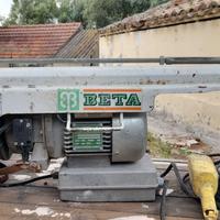 Montacarichi a bandiera Beta