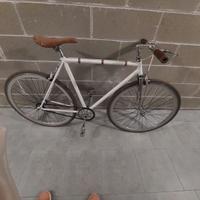 Bici artigianale vintage – restaurata a mano