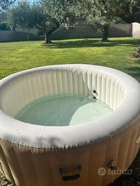 Piscina idromassaggio Lay z Spa