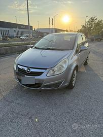 Opel corsa d benzina/gpl 2009
