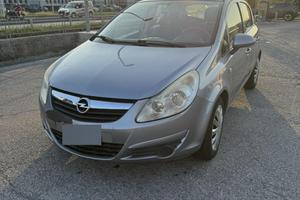Opel corsa d benzina/gpl 2009