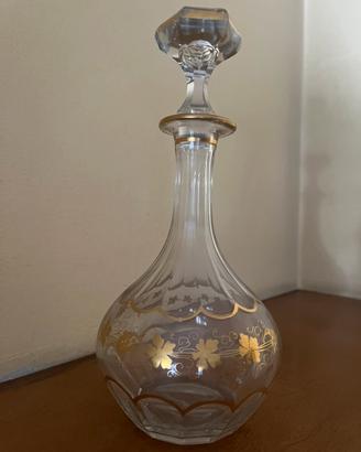 Coppia di bottiglie in cristallo con decoro dorato