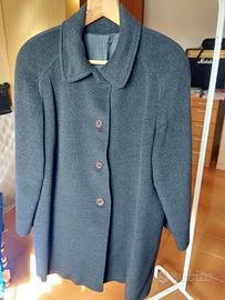 cappotto grigio scuro in lana