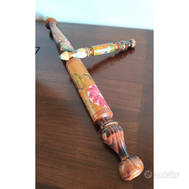 Grande e piccola matita vintage di legno