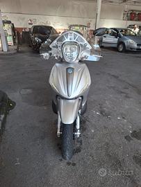 beverly 300s ie