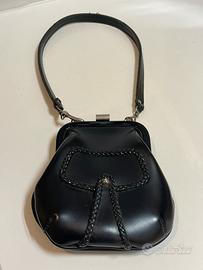 Borsetta vintage nera rigida a mano con scatto