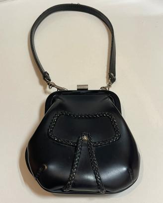 Borsetta vintage nera rigida a mano con scatto