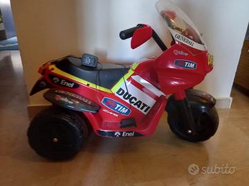 MOTO ELETTRICA PEG PEREGO 6V DUCATI DESMOSEDICI