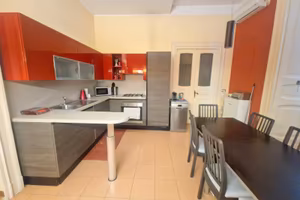 Via Duomo- Quadrilocale in stabile d'epoca