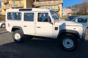 Land Rover Defender 110 2.4 TD4 Station Wagon PREZ