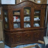 vetrina in noce vintage