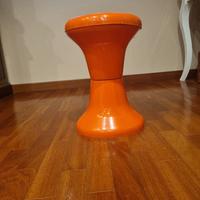 Sgabello in plastica anni 70