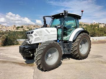 Trattore agricolo