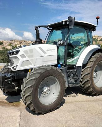 Trattore agricolo
