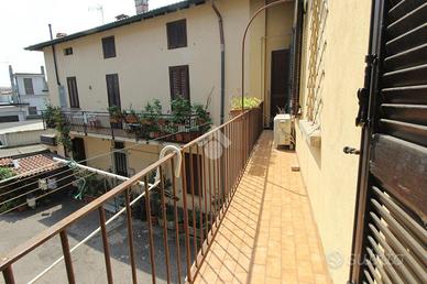 3 LOCALI A RENATE