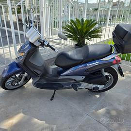 Scooter Beverly 200
