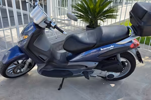 Scooter Beverly 200