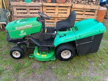 Trattorino tagliaerba