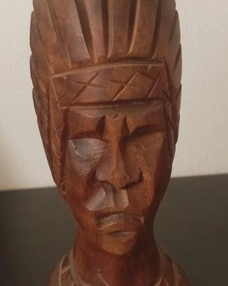 Scultura in legno capo Indiano 