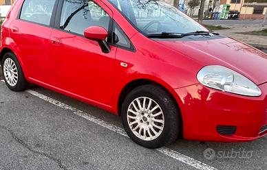 FIAT GRANDE PUNTO GPL OK NEOPATENTATI E FAMIGLIE