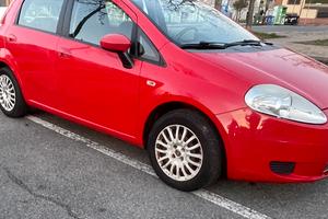 FIAT GRANDE PUNTO GPL OK NEOPATENTATI E FAMIGLIE