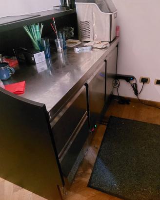 Banco frigo con cassetti e ante