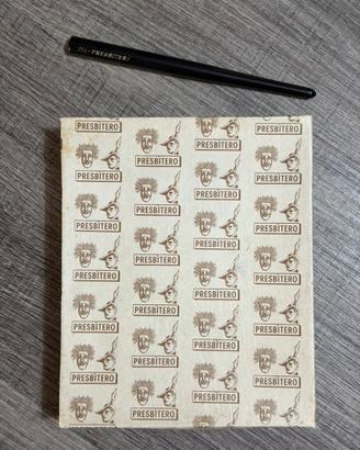 Scatola vintage con 18 portapennini Presbitero