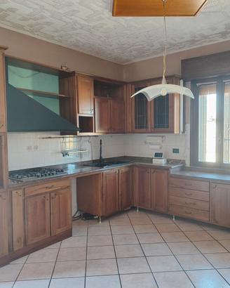 cucina in legno massiccio