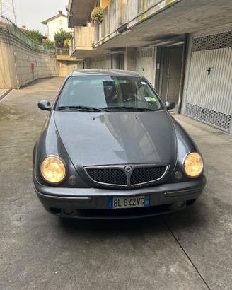 Lancia Lybra 1.8