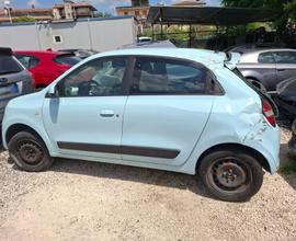 RENAULT TWINGO 900 BENZINAGPL 2019 SINISTRATA