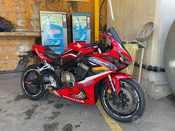 Cbr 650 R - 2021